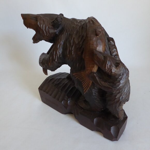 VINTAGE 12” JAPANESE AINU HOKKAIDO CARVED WOOD BEAR WITH CUB SALMON SCULPTURE - Picture 8 of 14